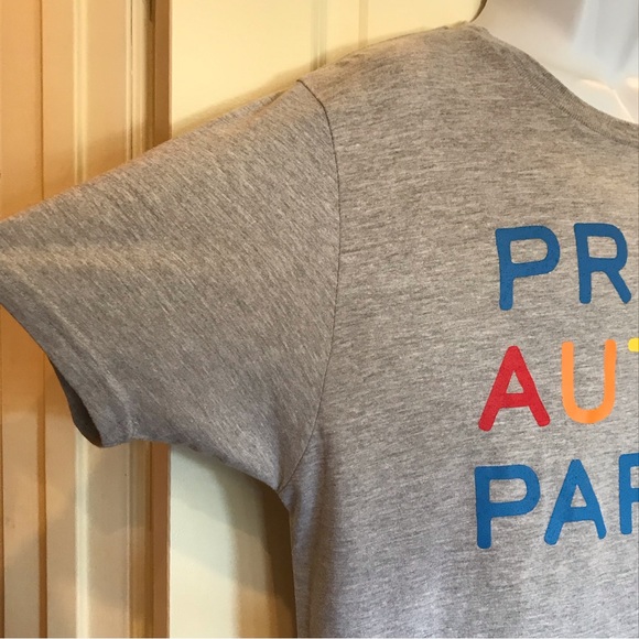 Gray short sleeve Autism T-shirt.   NWT  SIZE Large. UNISEX - Picture 5 of 8